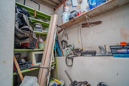 Casa à venda com 150m², 4 quartos e 2 vagas Casa à venda com 150m², 4 quartos e 2 vagasDepósito