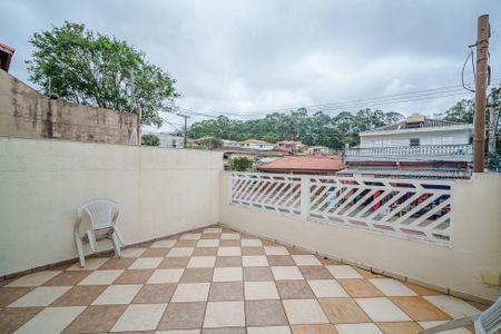 Casa à venda com 150m², 4 quartos e 2 vagas Casa à venda com 150m², 4 quartos e 2 vagasVaranda