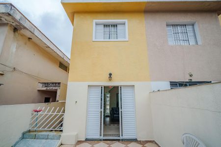 Casa à venda com 150m², 4 quartos e 2 vagas Casa à venda com 150m², 4 quartos e 2 vagasVaranda