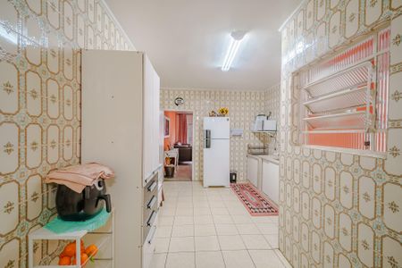 Casa à venda com 150m², 4 quartos e 2 vagas Casa à venda com 150m², 4 quartos e 2 vagasCozinha