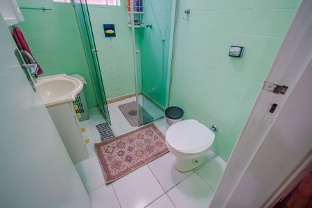 Casa à venda com 150m², 4 quartos e 2 vagas Casa à venda com 150m², 4 quartos e 2 vagasBanheiro