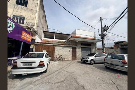 Casa para alugar com 140m², 5 quartos e 3 vagas Casa para alugar com 140m², 5 quartos e 3 vagasFachada