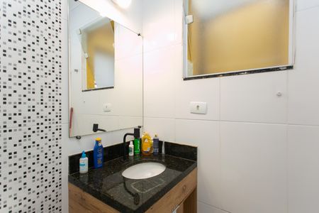 Casa de condomínio à venda com 68m², 2 quartos e 1 vaga Casa de condomínio à venda com 68m², 2 quartos e 1 vagaBanheiro da Suíte 1