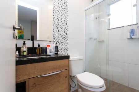Casa de condomínio à venda com 68m², 2 quartos e 1 vaga Casa de condomínio à venda com 68m², 2 quartos e 1 vagaBanheiro da Suíte 2