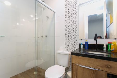 Casa de condomínio à venda com 68m², 2 quartos e 1 vaga Casa de condomínio à venda com 68m², 2 quartos e 1 vagaBanheiro da Suíte 1