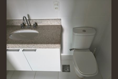 Apartamento à venda com 82m², 2 quartos e 1 vaga Apartamento à venda com 82m², 2 quartos e 1 vagaBanheiro Suite 1