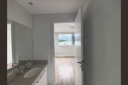 Apartamento à venda com 82m², 2 quartos e 1 vaga Apartamento à venda com 82m², 2 quartos e 1 vagaBanheiro Suite 2