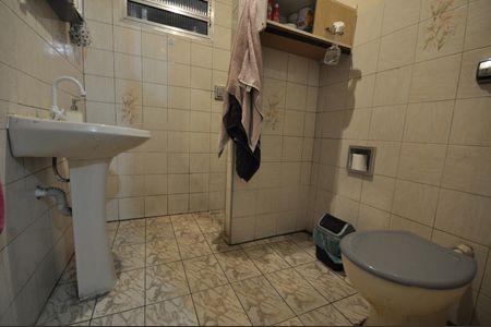 Casa à venda com 80m², 2 quartos e sem vagaBanheiro 1