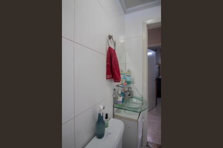 Banheiro de apartamento à venda com 2 quartos, 48m² em Planalto, Belo Horizonte