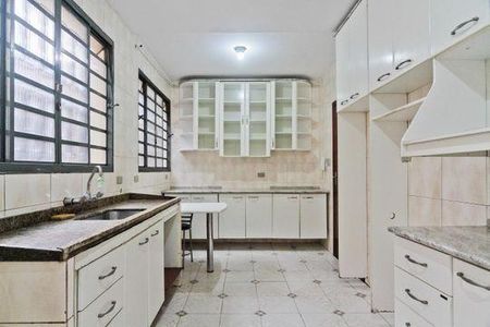 Casa à venda com 232m², 4 quartos e 3 vagas