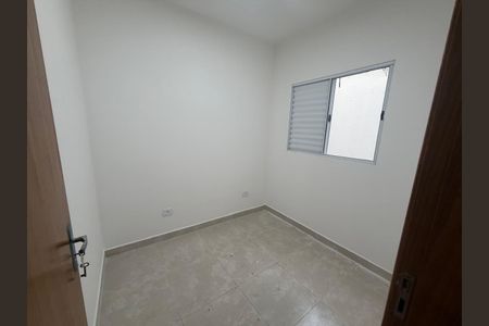 Quarto 1 de apartamento para alugar com 2 quartos, 56m² em Jardim Caguassu, São Paulo