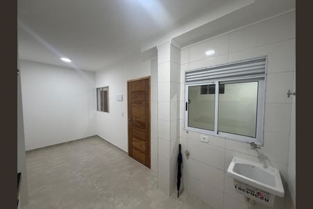Área de serviço de apartamento para alugar com 2 quartos, 56m² em Jardim Caguassu, São Paulo