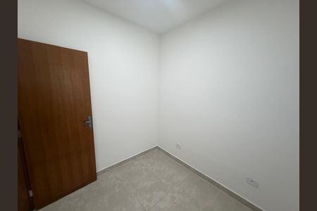 Quarto 1 de apartamento para alugar com 2 quartos, 56m² em Jardim Caguassu, São Paulo