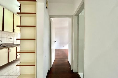 Corredor de apartamento para alugar com 1 quarto, 50m² em Vila Guarani, São Paulo