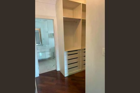 Casa à venda com 3 quartos, 540m² em Vila Albertina, São Paulo