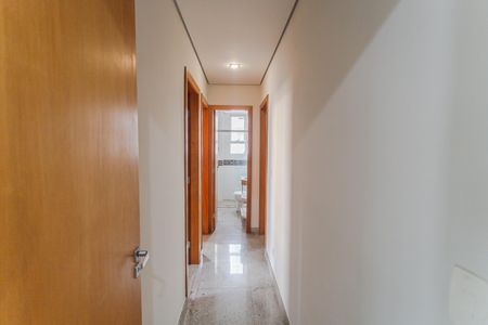 Corredor de apartamento para alugar com 3 quartos, 95m² em Concórdia, Belo Horizonte