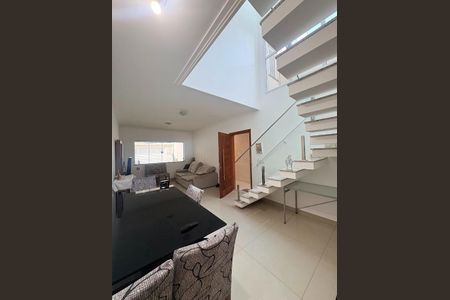 Casa à venda com 3 quartos, 180m² em Vila Dom Pedro I, São Paulo