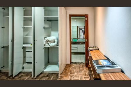 Casa à venda com 257m², 3 quartos e 2 vagas Casa à venda com 257m², 3 quartos e 2 vagasCloset da suíte 1