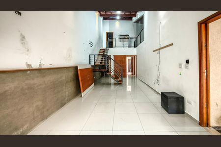 Sala de casa à venda com 3 quartos, 257m² em Vila Friburgo, São Paulo