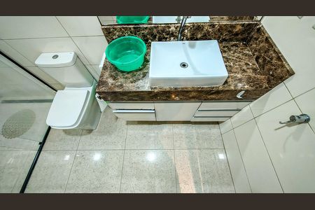 Casa à venda com 257m², 3 quartos e 2 vagas Casa à venda com 257m², 3 quartos e 2 vagasBanheiro da Suíte 1