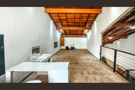 Casa à venda com 257m², 3 quartos e 2 vagas Casa à venda com 257m², 3 quartos e 2 vagasEscritório