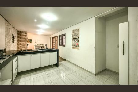 Cozinha de casa à venda com 3 quartos, 257m² em Vila Friburgo, São Paulo