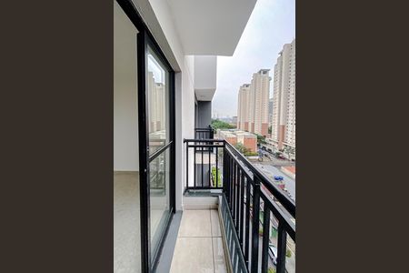 Studio para alugar com 24m², 1 quarto e sem vaga Studio para alugar com 24m², 1 quarto e sem vagaVaranda