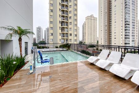 Studio para alugar com 24m², 1 quarto e sem vaga Studio para alugar com 24m², 1 quarto e sem vagaÁrea comum - Piscina