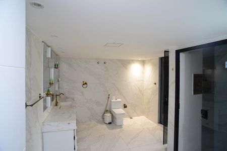 Casa de condomínio à venda com 716m², 5 quartos e 4 vagas