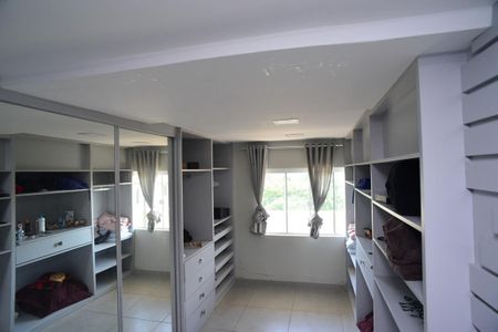 Casa de condomínio à venda com 716m², 5 quartos e 4 vagas
