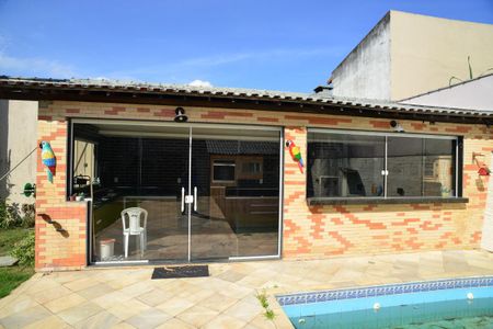 Casa de condomínio à venda com 716m², 5 quartos e 4 vagas Casa de condomínio à venda com 716m², 5 quartos e 4 vagasChurrasqueira