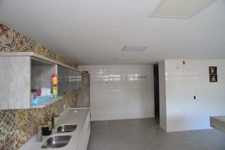 Casa de condomínio à venda com 716m², 5 quartos e 4 vagas Casa de condomínio à venda com 716m², 5 quartos e 4 vagasCozinha