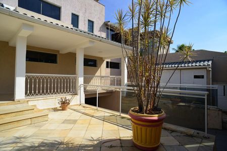 Vista Externa de casa de condomínio à venda com 5 quartos, 716m² em Barra da Tijuca, Rio de Janeiro