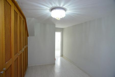 Casa de condomínio à venda com 716m², 5 quartos e 4 vagas