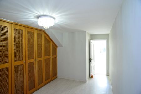 Casa de condomínio à venda com 716m², 5 quartos e 4 vagas