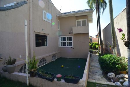Casa de condomínio à venda com 716m², 5 quartos e 4 vagas Casa de condomínio à venda com 716m², 5 quartos e 4 vagasVista Externa