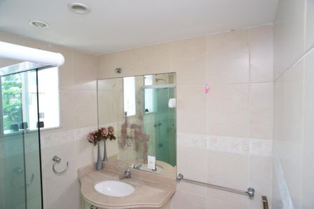 Casa de condomínio à venda com 716m², 5 quartos e 4 vagas