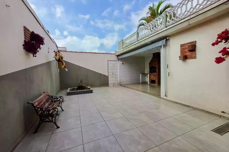 Casa à venda com 200m², 4 quartos e 4 vagas