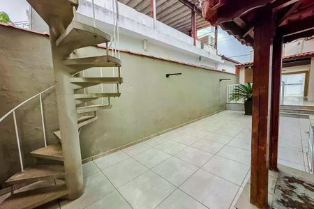 Casa à venda com 200m², 4 quartos e 4 vagas
