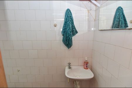 Casa à venda com 300m², 4 quartos e 1 vagaBanheiro de Serviço