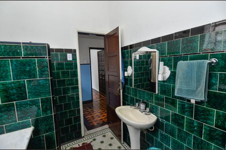 Casa à venda com 300m², 4 quartos e 1 vagaBanheiro