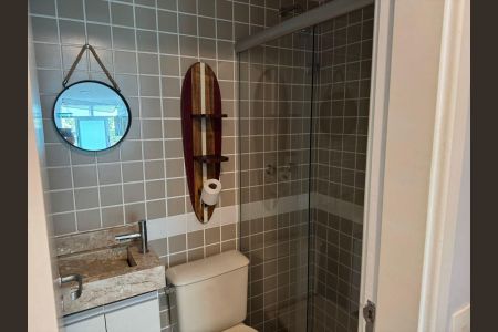 Banheiro de apartamento para alugar com 1 quarto, 70m² em Barra da Tijuca, Rio de Janeiro