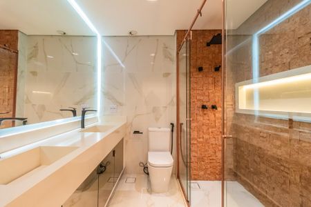 Apartamento para alugar com 140m², 4 quartos e 4 vagas Apartamento para alugar com 140m², 4 quartos e 4 vagasBanheiro da Suíte 2