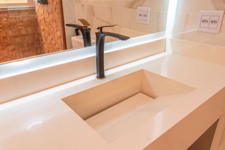 Apartamento para alugar com 140m², 4 quartos e 4 vagas Apartamento para alugar com 140m², 4 quartos e 4 vagasBanheiro da Suíte 2