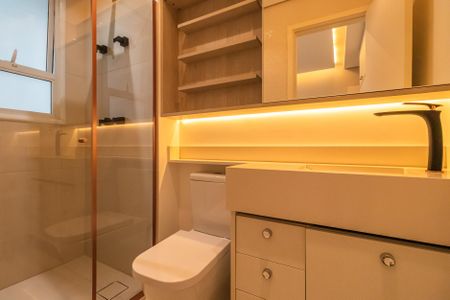 Apartamento para alugar com 140m², 4 quartos e 4 vagas Apartamento para alugar com 140m², 4 quartos e 4 vagasBanheiro da Suíte 1