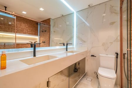 Apartamento para alugar com 140m², 4 quartos e 4 vagas Apartamento para alugar com 140m², 4 quartos e 4 vagasBanheiro da Suíte 2