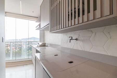 Apartamento para alugar com 140m², 4 quartos e 4 vagas Apartamento para alugar com 140m², 4 quartos e 4 vagasÁrea de serviço