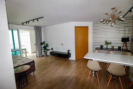 Apartamento à venda com 102m², 3 quartos e 2 vagas Apartamento à venda com 102m², 3 quartos e 2 vagasSala