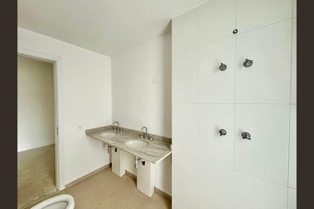 Apartamento à venda com 145m², 3 quartos e 2 vagas Apartamento à venda com 145m², 3 quartos e 2 vagasSuite Banheiro