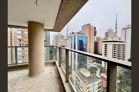 Apartamento à venda com 145m², 3 quartos e 2 vagas Apartamento à venda com 145m², 3 quartos e 2 vagasVaranda